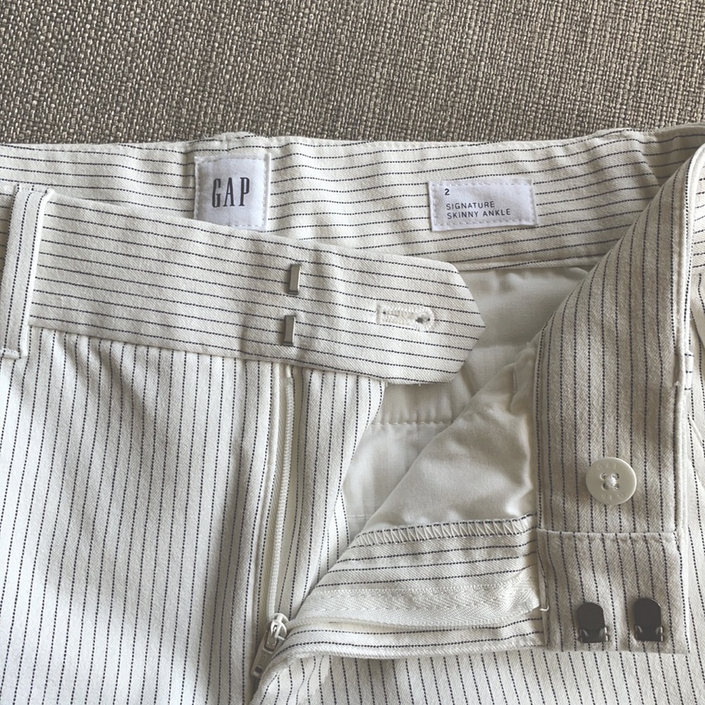 GAP Signature Skinny Ankle White Striped Pants- 2 - Picture 4 of 4